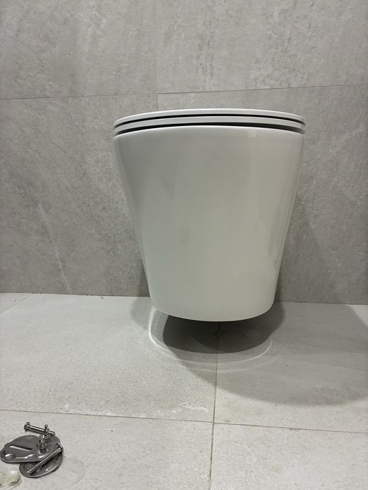 Продам Унитаз  IDDIS