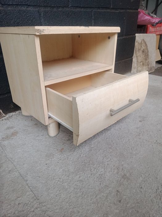 Продам тумбочку 40 си