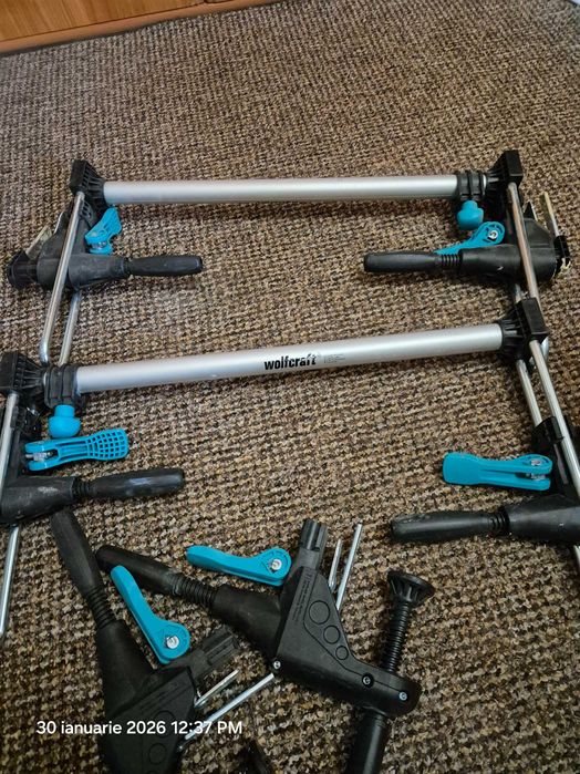 Suporți montaj uși