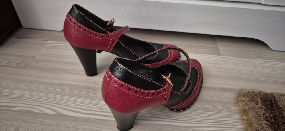 Pantofi din piele, marimea 37