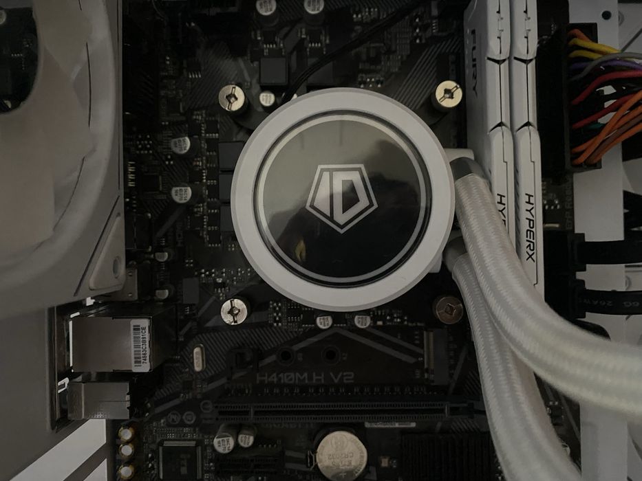 Водяной охлаждение id-cooling белый