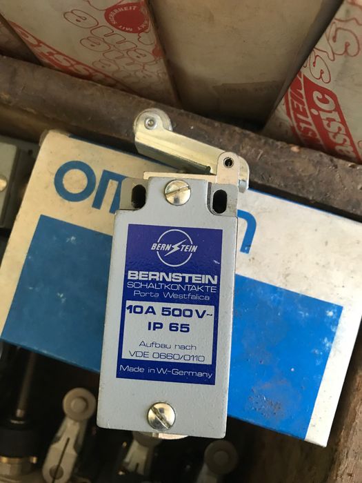 Краен изключвател  немски и японски