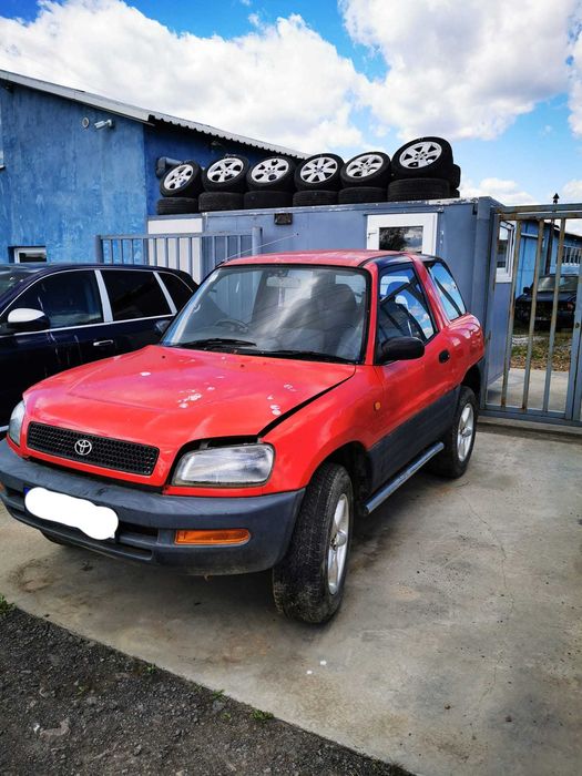 Dezmembrez Toyota RAV4, motor 2000 cmc