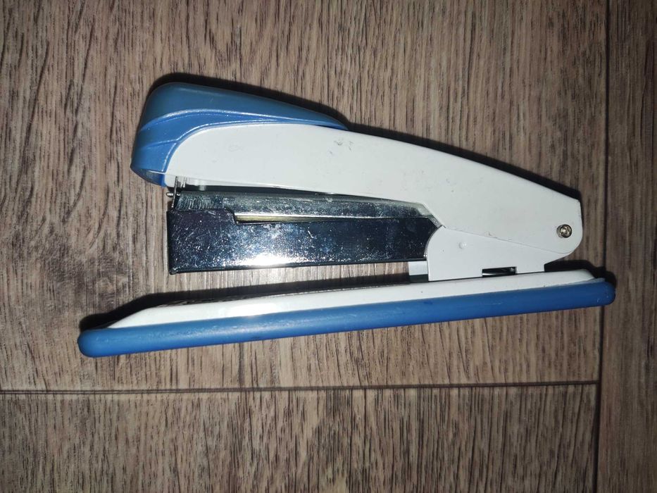 Степлер канцелярский бу станция метро Москва