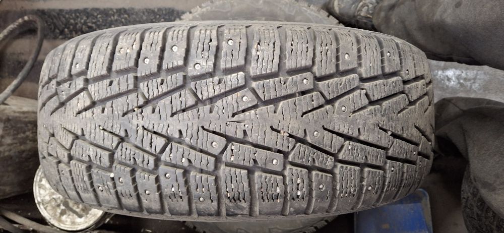 Продам резину 225 55 r17