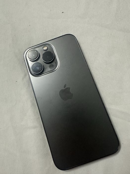 Продам срочно iPhone 13 Pro и 14 про