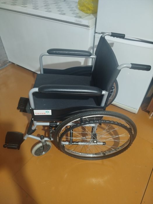 Продам инвалидную кресло