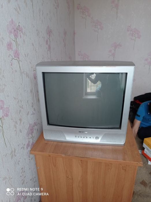 Продам телевизор самсунг в отличном состоянии