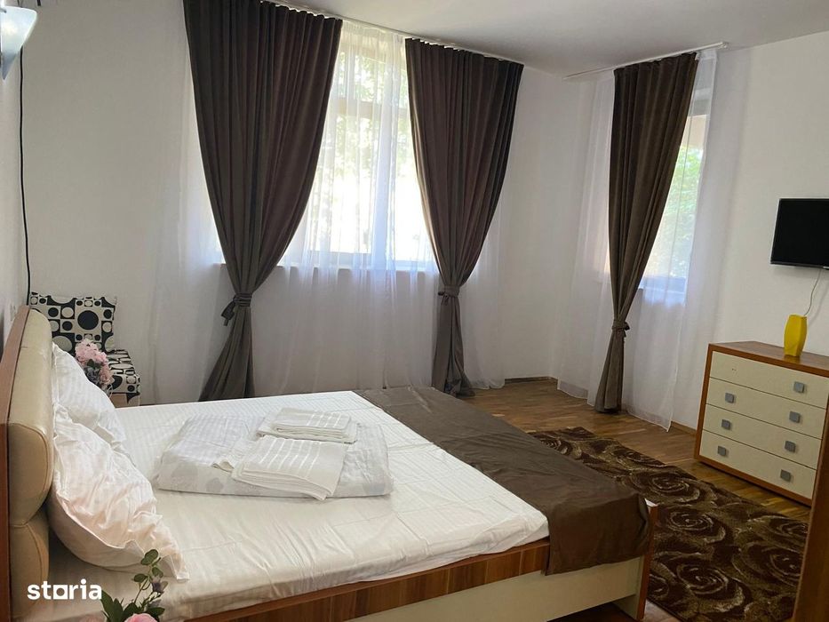 Complex 750 metri de plaja inchiriat ca azil de batrani cu randament