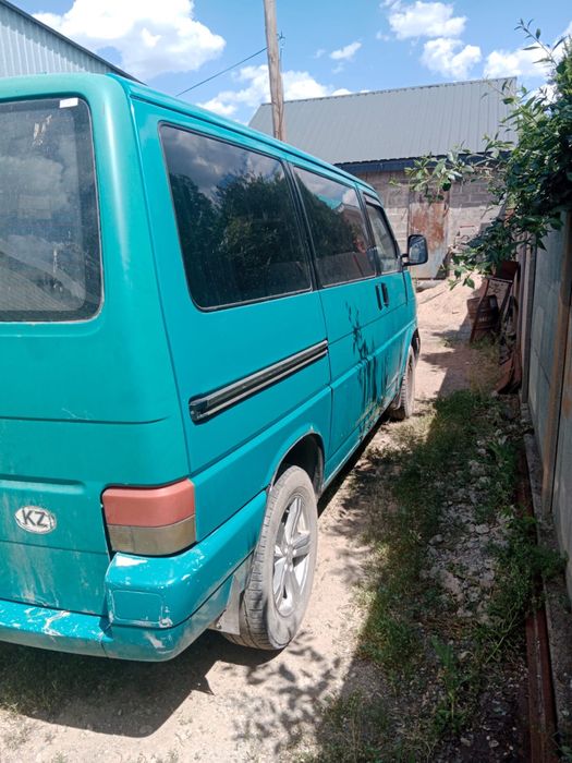продам Volkswagen Caravelle