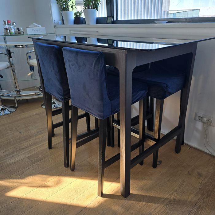 Masa tip bar cu 4 scaune