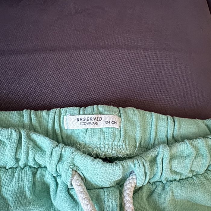 Pantaloni scurti Reserved 104