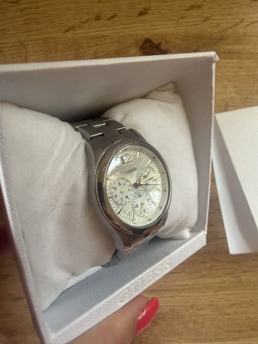 Намален -30 евроЧасовник Guess