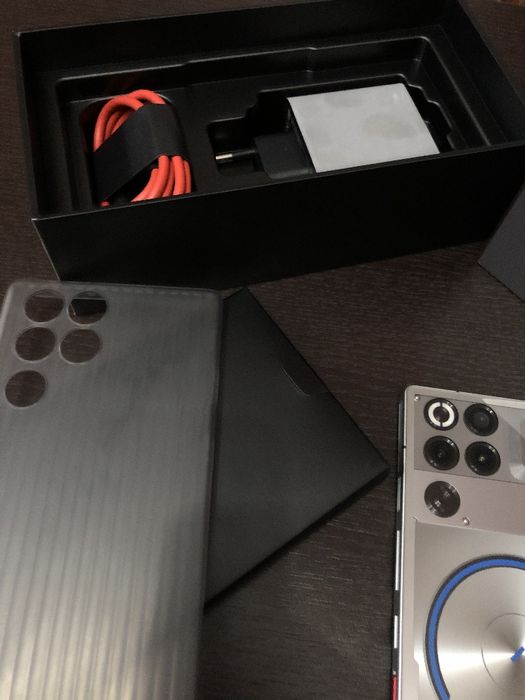 Vând Nubia RedMagic 11S pro