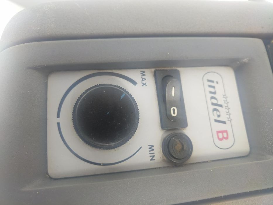 Авто хладилник indel B, с компресор SECOP, обем 31 литра
 цвят Черен/С