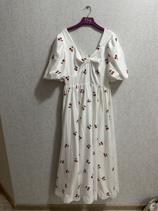 Продам платье с принтами, в отличном состояние