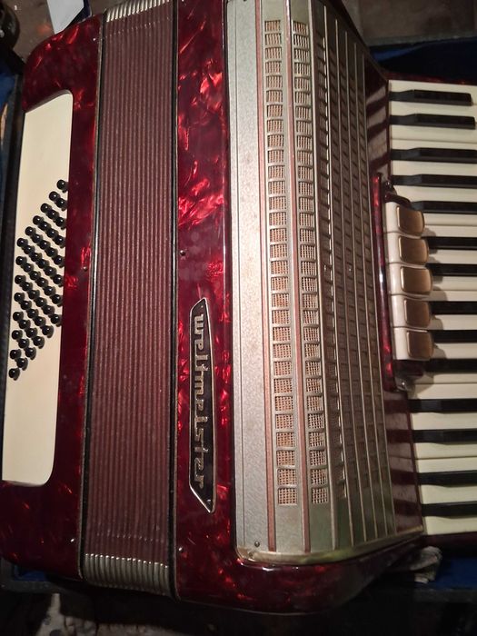 Акордеон Weltmeister 48 баса