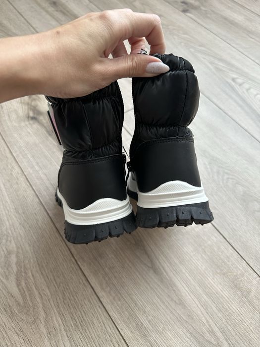 Продам зимние ботинки