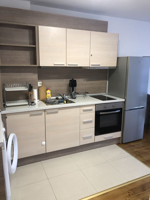 Дава се под наем Тристаен апартамент в Банско - 96 кв.м за 535.5 € - Снимка #1