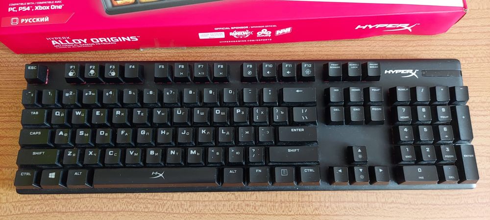 Продам механическую клавиатуру HyperX