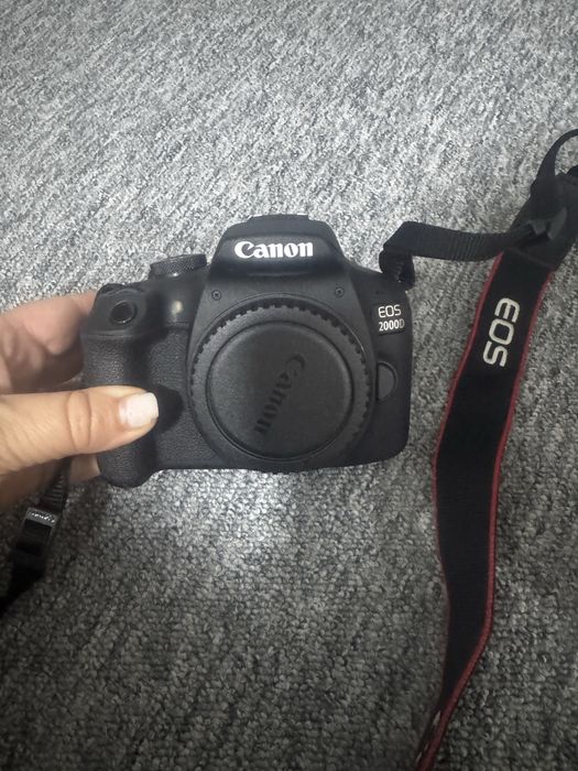 Aparat foto nou