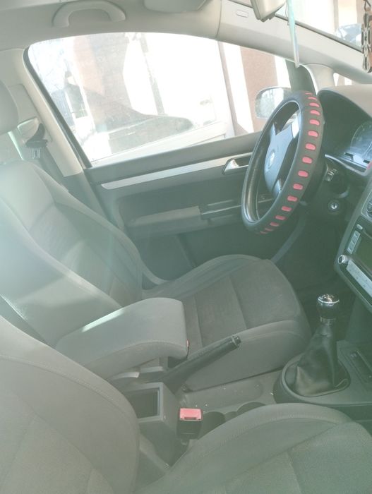 Van vw touran an 2007