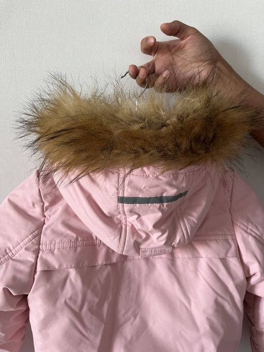 Продам пуховик для девочки