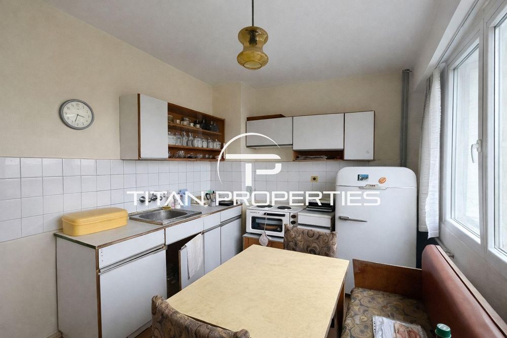 Продава се Двустаен апартамент в Пловдив, Кършияка - 70 кв.м за 1013 €/кв.м - Снимка #1