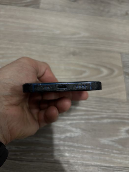 Iphone 12 64 ГБ не вскрывался АКБ 75%