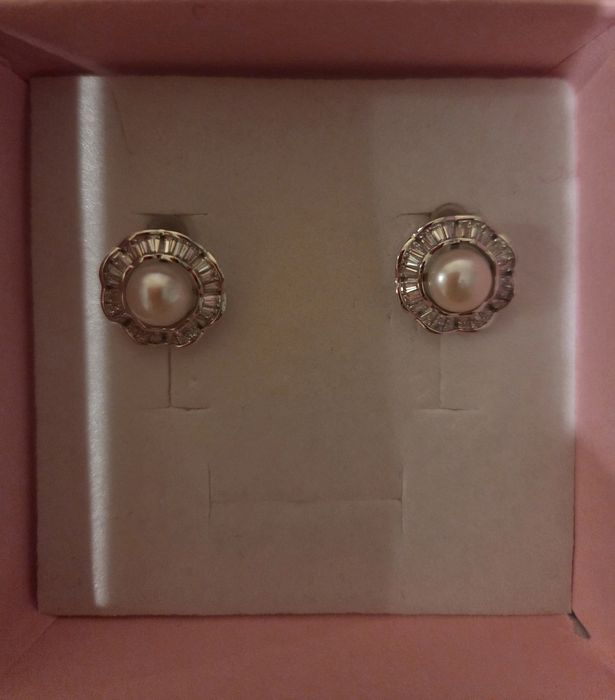 Продаются серьги серебро 925