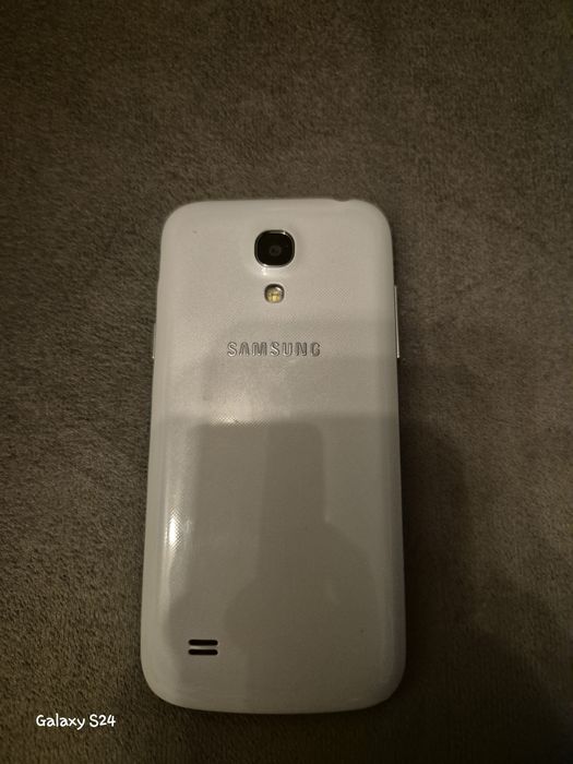 Samsung s4 mini cu urme de burn in + husa s view