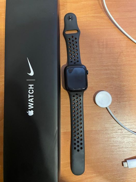 Продам Apple Watch 7 nike