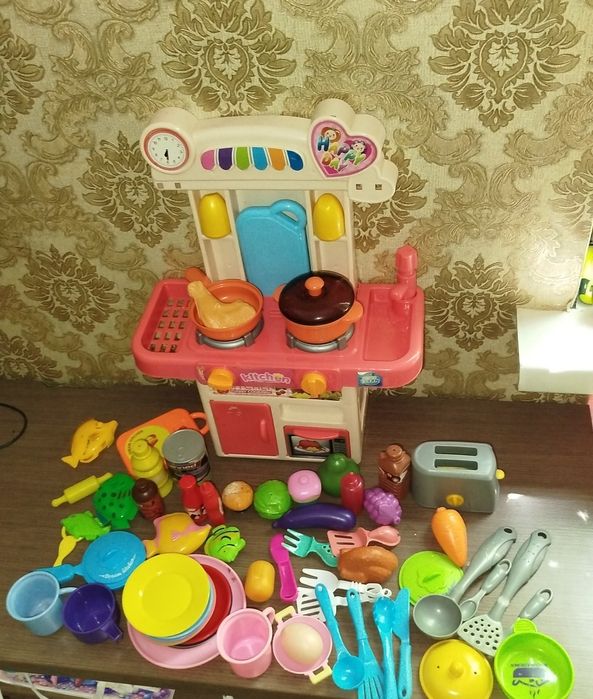 Продам кухню игрушку