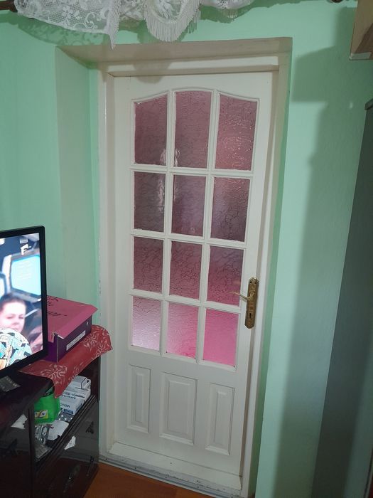 Vând 3 usi din lemn și o teracotă