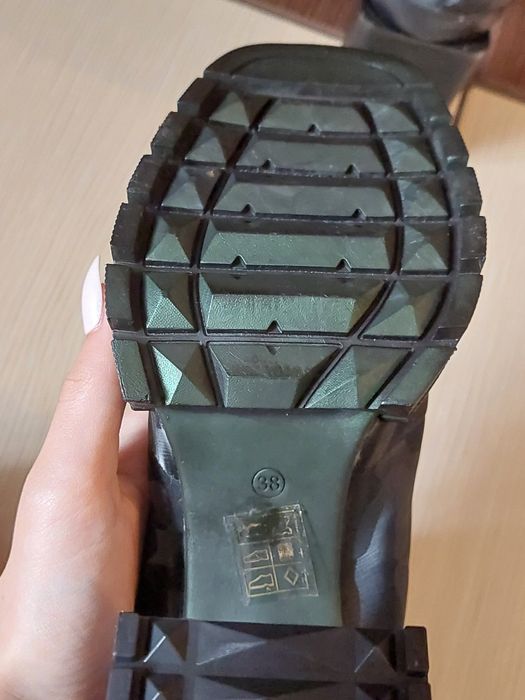 Ghete cu toc pentru femei