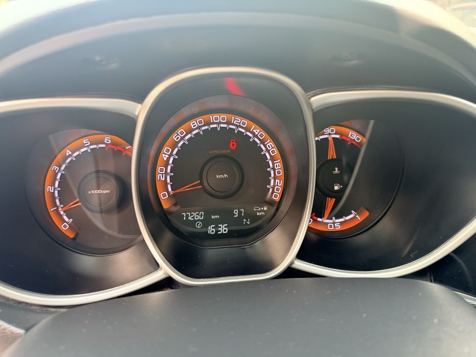 Продается Lada Vesta SW Cross. Родная краска