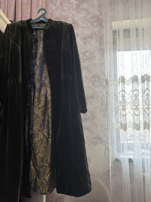 Шапан сатылады!!арзан бағада 48 размерге болады