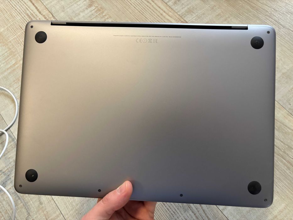 MacBook Pro 13", model 2017, Intel i5, 8GB RAM, 256 GB SSD