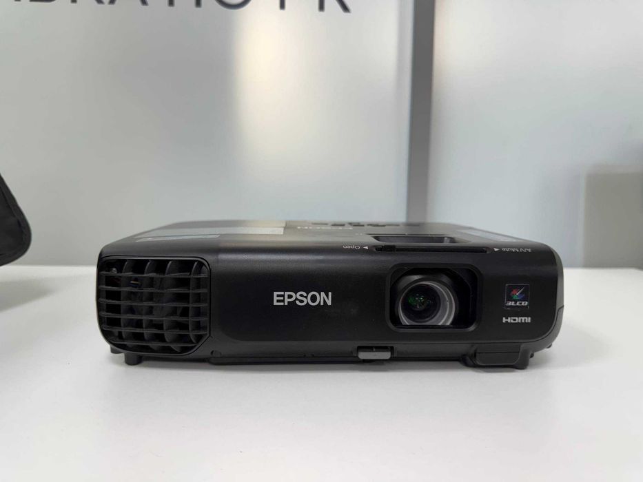 Проекторы  LCD Projector Epson EB-X04