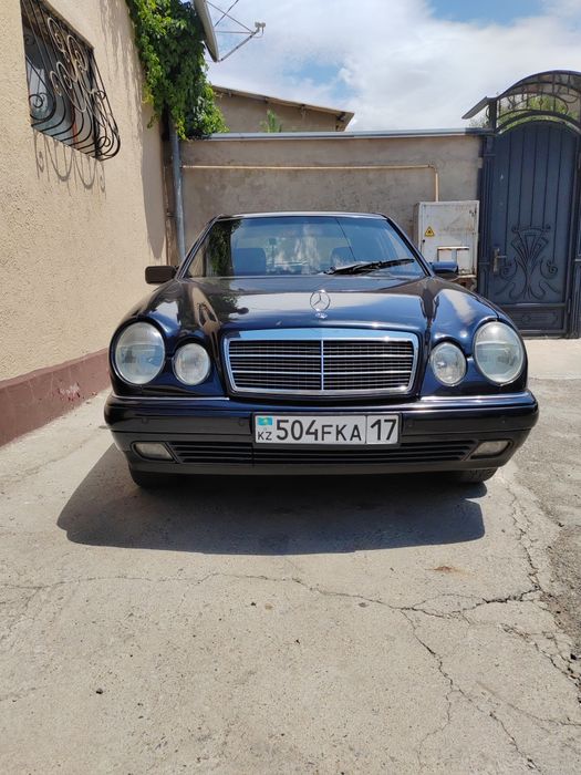 Мерседес Бенз Е320