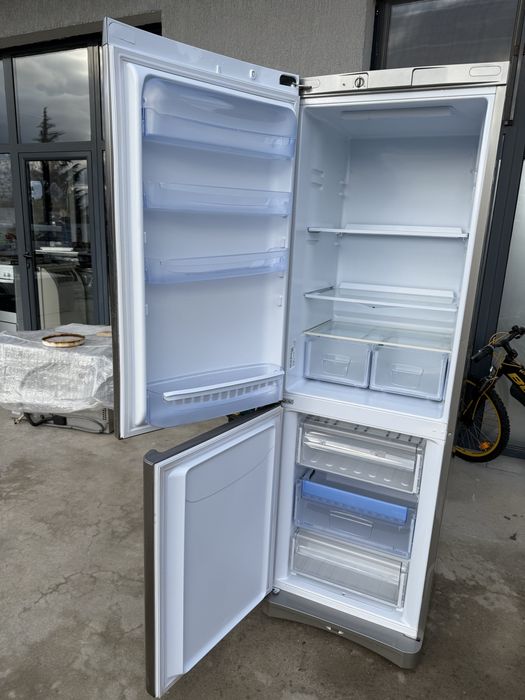 Хладилник с фризер Индезит 189 см