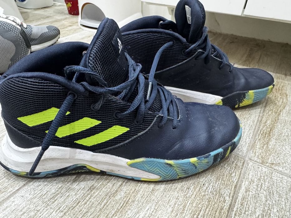 Adidas 39 1/3 отлични