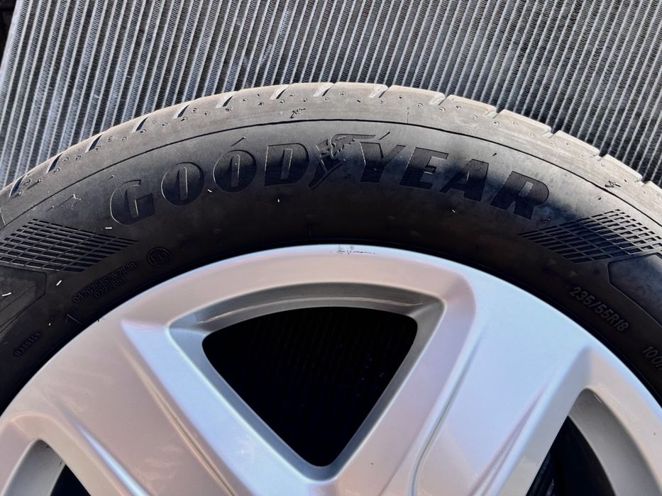 Оригинални джанти Audi с гуми Goodyear Eagle F1 235/55 R18