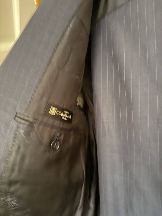 Костюмы Corneliani