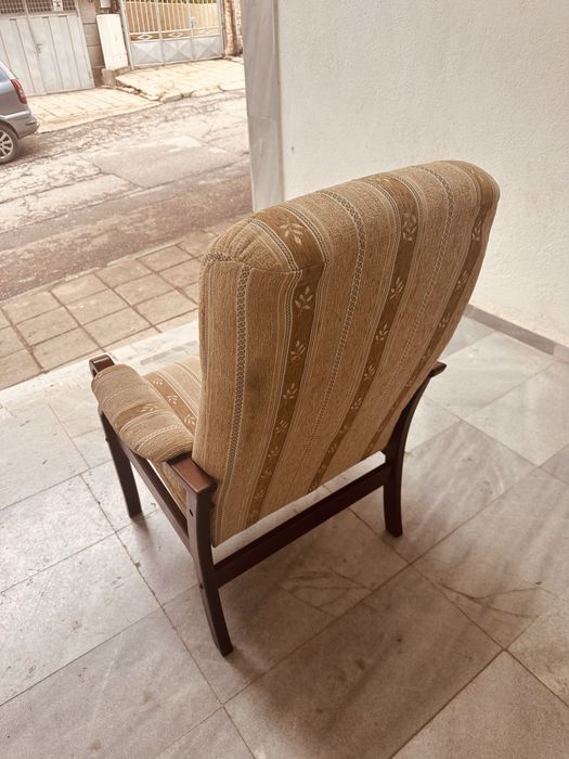 Удобно скандинавско кресло – масивно дърво, висок комфорт