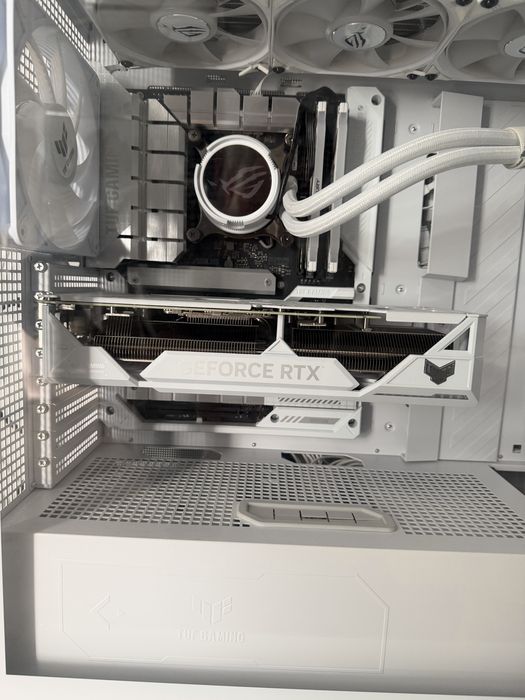 Vand Schimb Pc Gaming i7 -14700kf RTX 4070TI Super