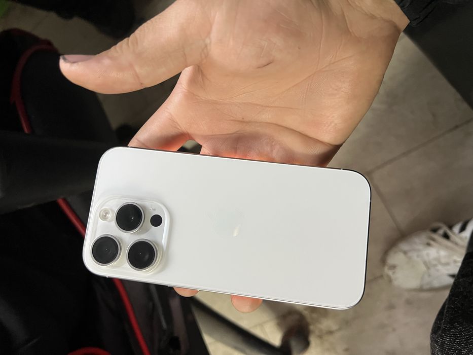 Продам айфон 15pro