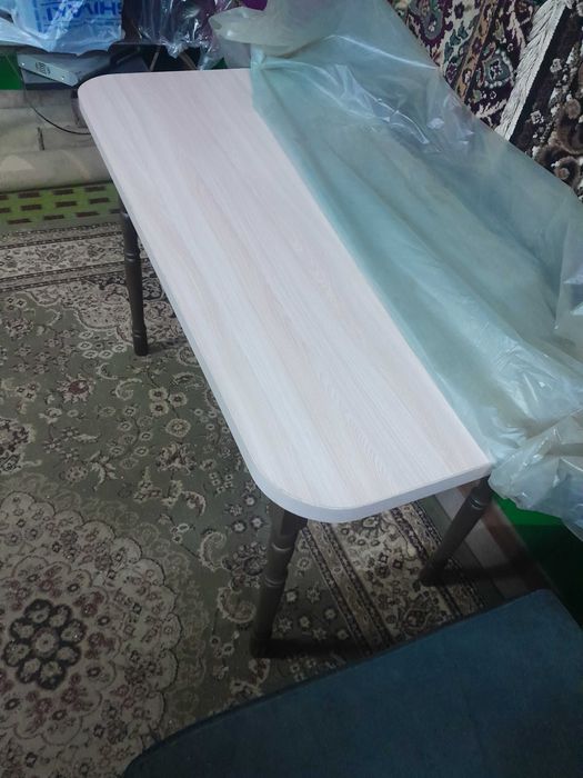 продам новый кухонный стол