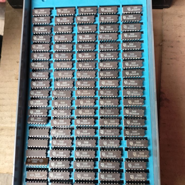 Продам советские микросхемы
