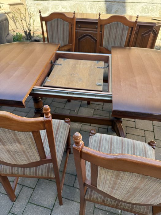 Vând masă lemn masiv 12 persoane cu 6 scaune